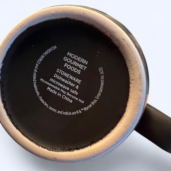 Harry Potter Wizarding World Black Quidditch Broomstick Thermos Travel Mug 20 oz - Picture 6 of 9